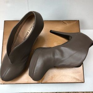 Audrey Brooke Bootie Sz 8.5